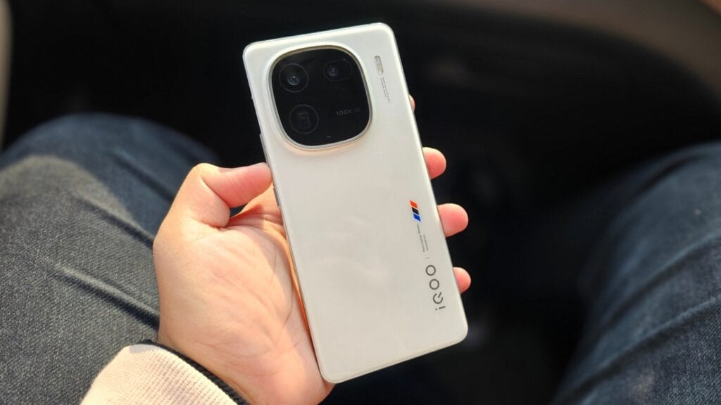 IQOO 12 5G Phone Gets ₹11,000 Discount in Flipkart Big Billion Days Sale