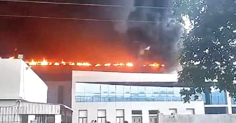 Massive Fire at CMR Aluminium Factory in Yerpedu, 8 Workers Hospitalised | Andhra Pradesh News