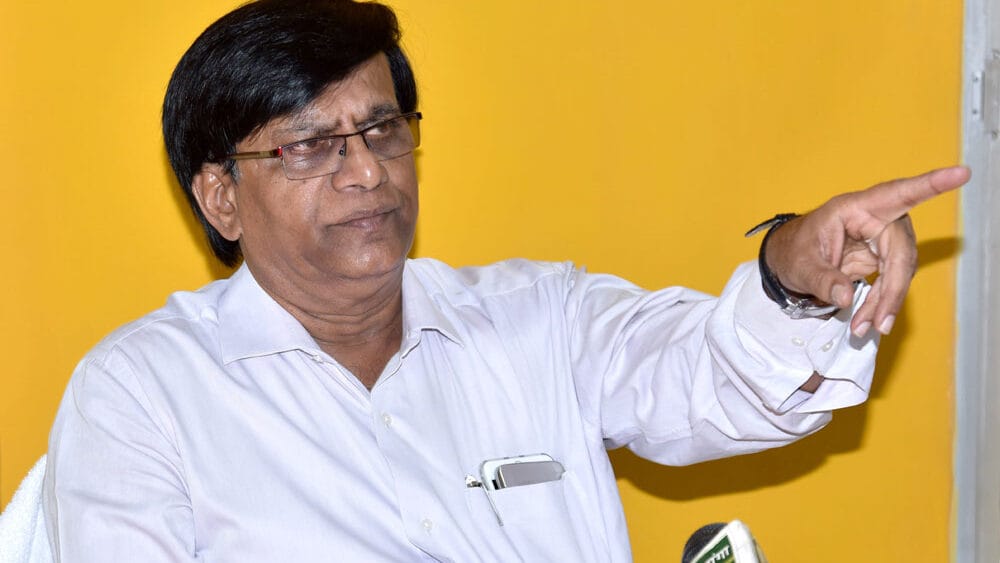 Siddaramaiah’s Advisor Alleges Sand Mafia-Official Nexus in Karnataka; ₹400-Crore Revenue Loss Reported