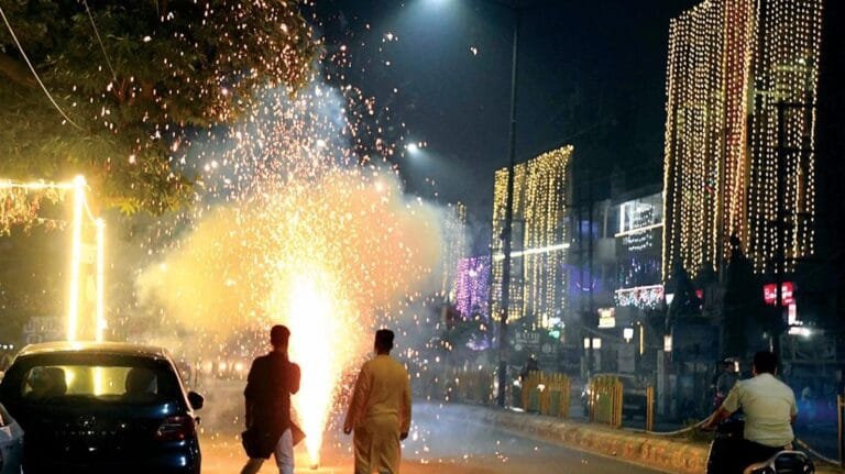 Delhi Air Quality Plunges to ‘Very Poor’ on Diwali; 34 Stations in Red Zone