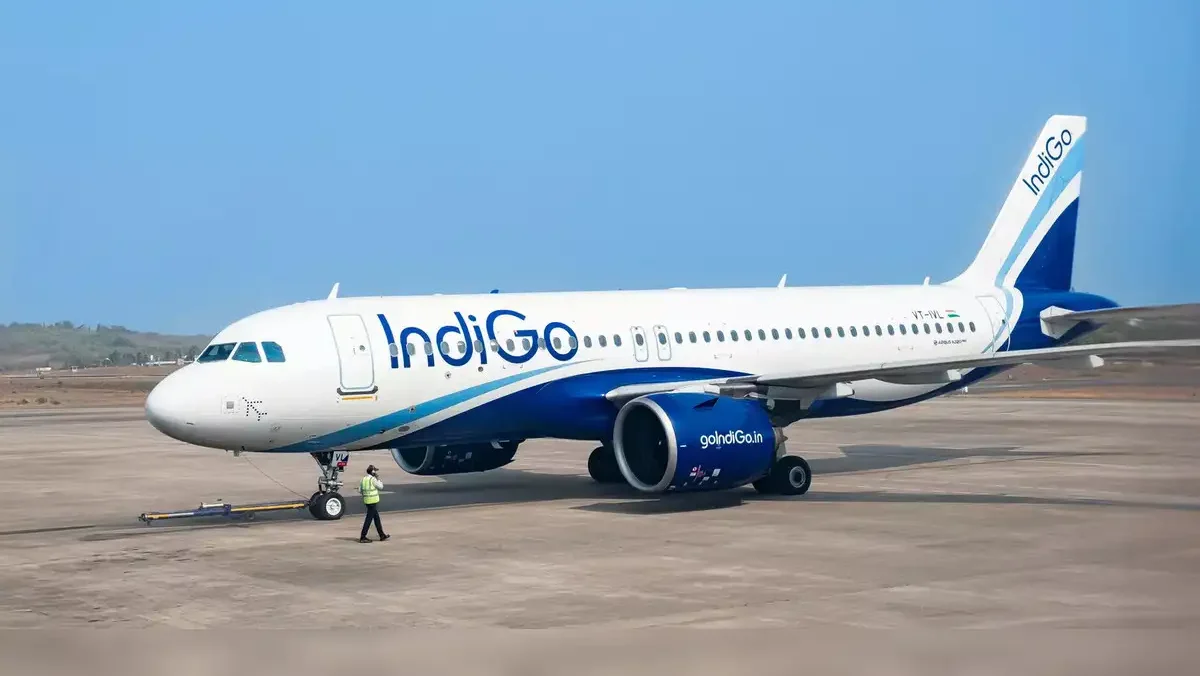 IndiGo Flight Makes Emergency Landing in Varanasi After Fuel Leak; All 166 Passengers Safe